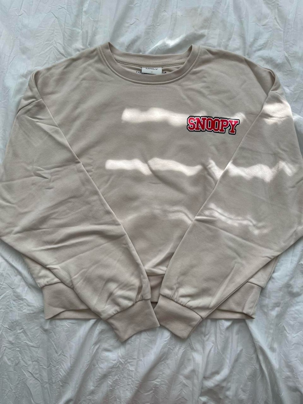 cropped snoopy crewneck